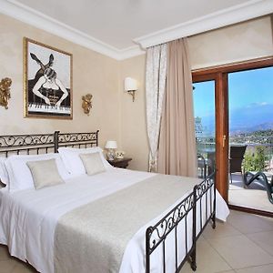 Camera standard con letto king size